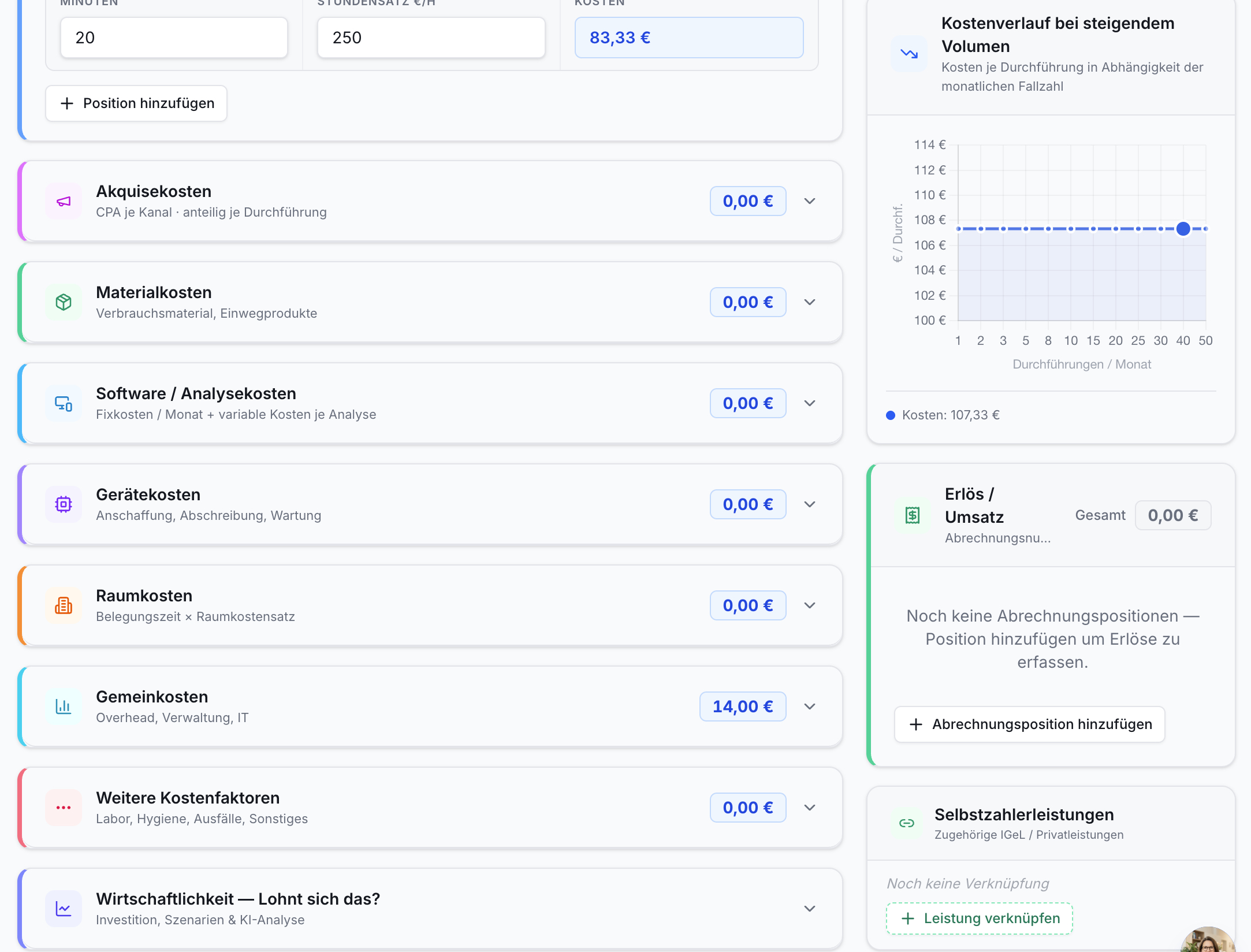 App-Ansicht Kostenanalyse: Eingabefelder (Minuten, Stundensatz), Liste Kostenkategorien, Kostenverlauf-Liniendiagramm, Erlös- und Selbstzahlerbereiche.