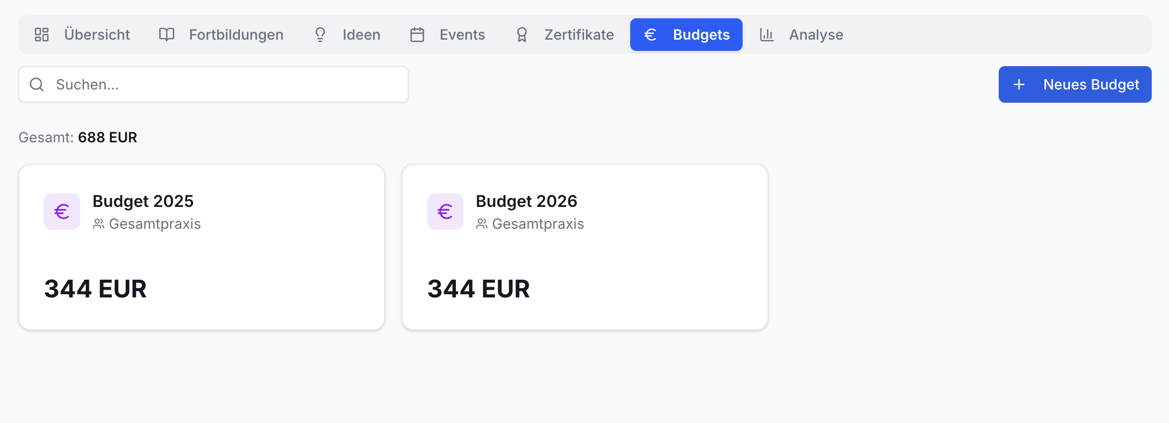 Screenshot der Budget-Ansicht mit Suchfeld, Gesamtbetrag 688 EUR, Button Neues Budget und Karten für Budget 2025 (344 EUR) und Budget 2026 (344 EUR).