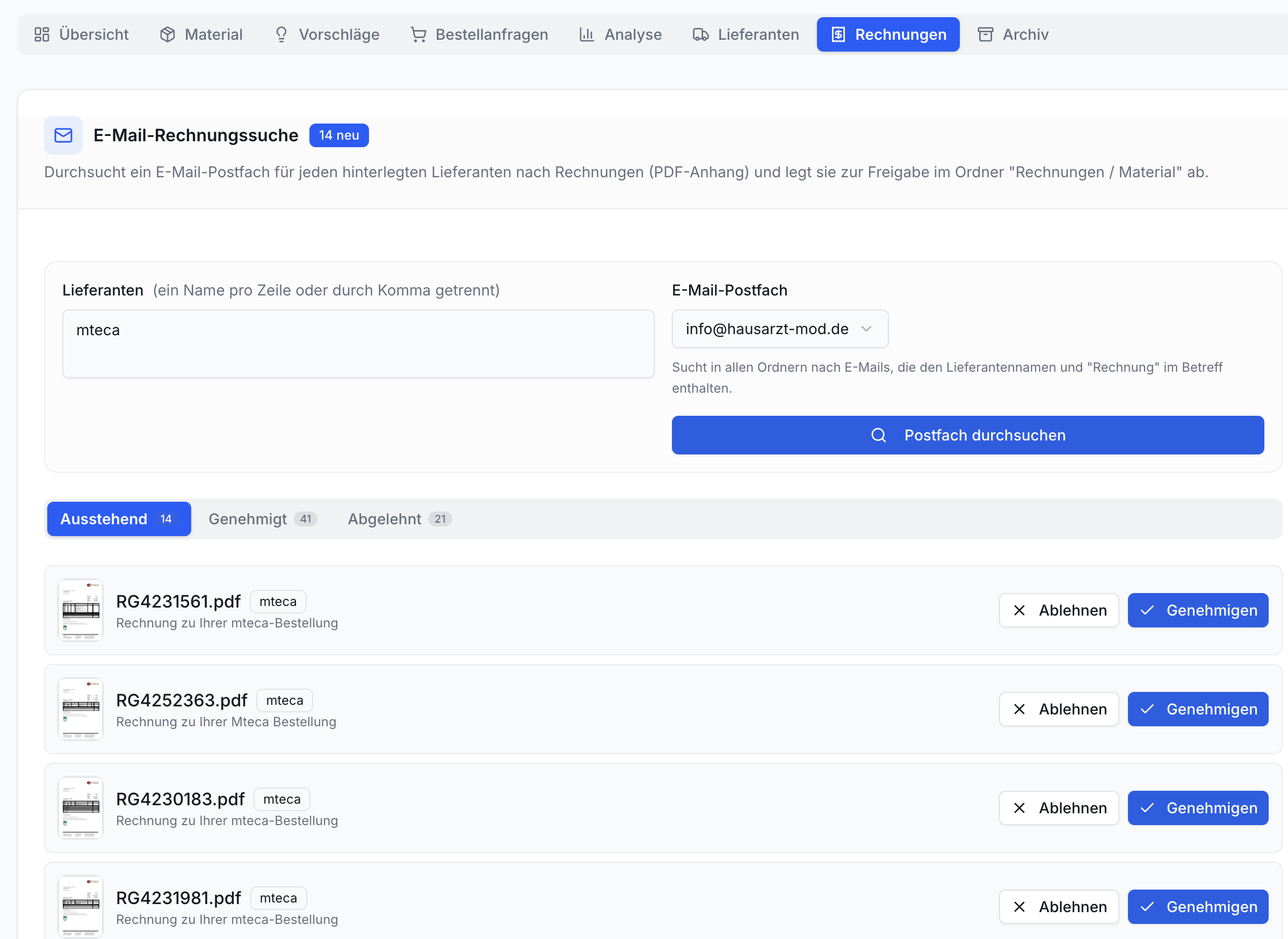Rechnungsansicht. E-Mail-Suchfeld für Lieferanten und Postfach. Drei Status-Tabs: Ausstehend (14), Genehmigt (41), Abgelehnt (21). Liste mit PDF-Rechnungen und deren Freigabe-Buttons.